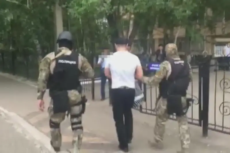 Астаналық полицейлер кісі өлтіргені үшін іздеуде жүрген күдіктіні қолға түсірді   