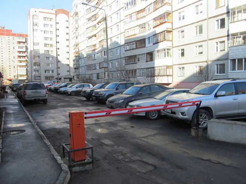 Тоқаев көлік тұрағы жоқ үйлердің салынуына тыйым салды