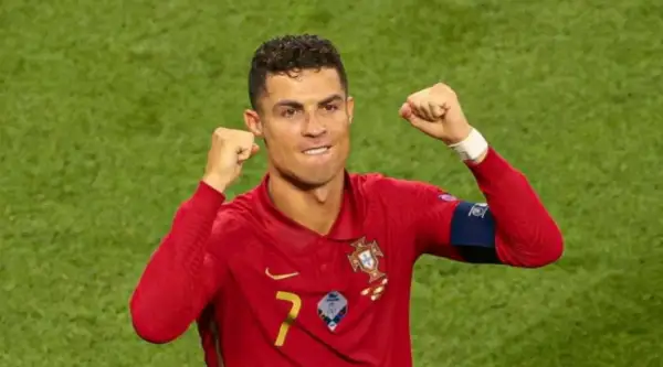Криштиану Роналду Еуропа чемпионатының үздік сұрмергені атанды 