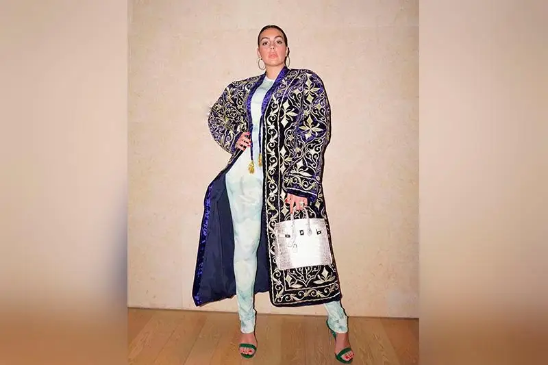 Криштиану Роналдудың әйелі қазақтың ұлттық киімімен түскен суретін жариялады