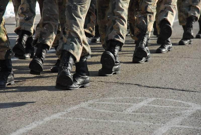 Басын орындықпен ұрды: Әскерге барған жігітті 3 айдың ішінде ауру қылған (видео)
