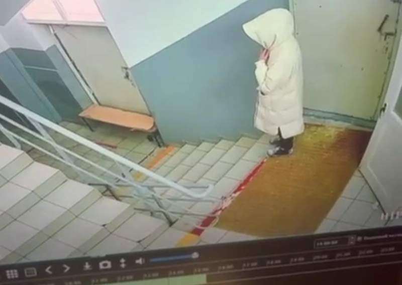 Оралда өзін мұғалім ретінде таныстырған алаяқ оқушының телефонын ұрлап кеткен