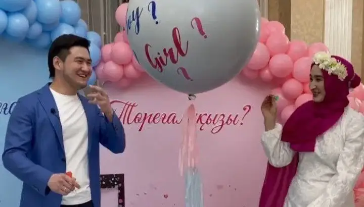 Төреғали Төреәлі келіншегіне он бөпе туғызбақ
