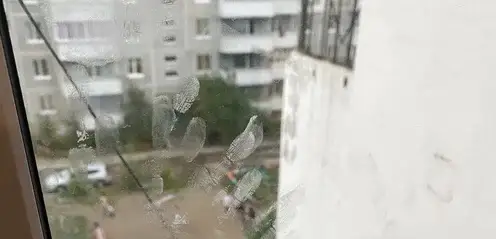 Елорадада 3 жасар бала 13-қабаттан құлады
