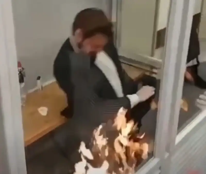Әзербайжан азаматы Субхан Гулиев Украина сотында өзін-өзі өртеп жіберді (видео)