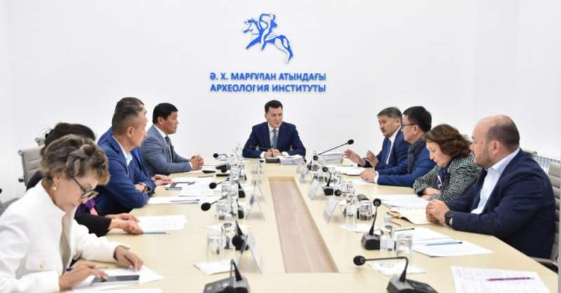 Қазақстан тарихының көптомдығын дайындау бойынша кеңес өтті