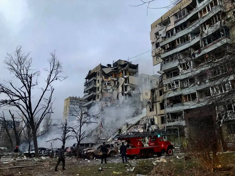 Ресей зымыраны Днепрдегі көпқабатты тұрғын үйлердің үстіне түсті