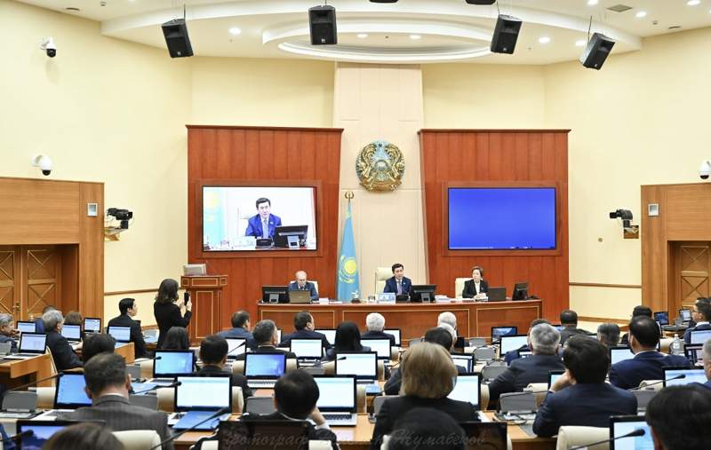 Ерлан Қошанов: бюджетті бекіту кезінде сайлаушылардың талабы ескерілді