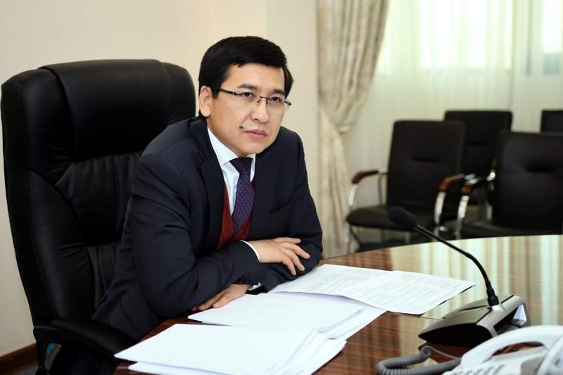 Аймағамбетов түлектер мен мұғалімдерге арналған дайындық тесттің бағасын 2 есе арзандатуды тапсырды