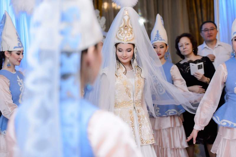 Қыз ұзатып жүрген өнер иелерінің қаламақысы қанша?
