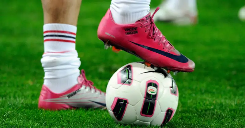 17 жастағы футболшы алаңда қайтыс болды 