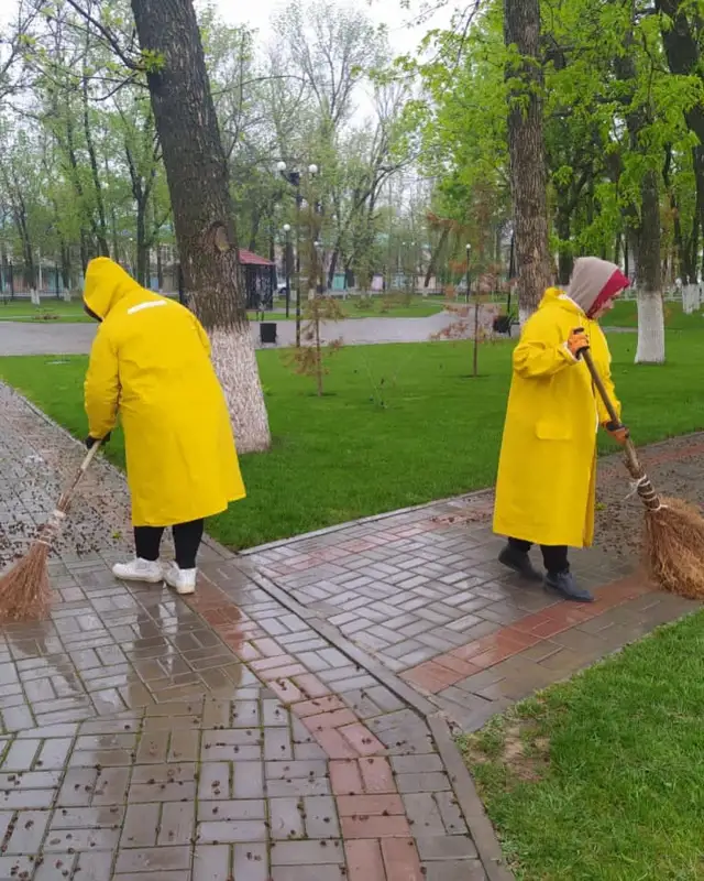 Шымкентте тазалық жұмыстары жүргізіліп жатыр 