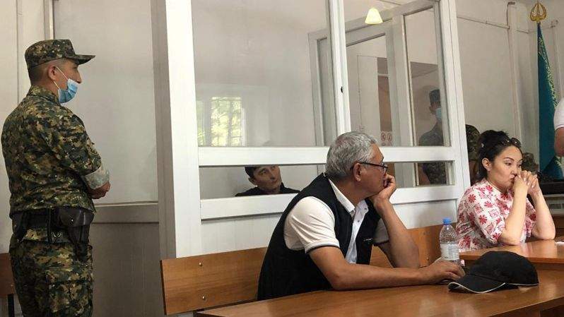 Прокурор ҚазҰУ ректорының ұлын өлтірген офицерге жеті жыл сұрады