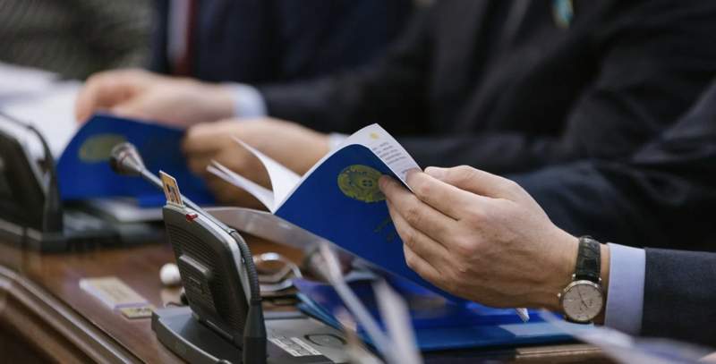 Бір мандатты округтер бойынша кімдер Мәжіліс депутаты болып сайланғаны белгілі болды
