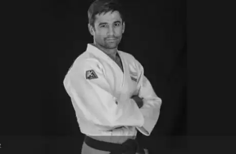 Белгілі дзюдошыны пышақтап кеткен