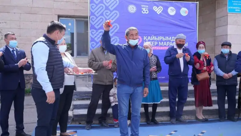 Алматы облысында кәсіпкер 10 отбасыға баспана сыйлады