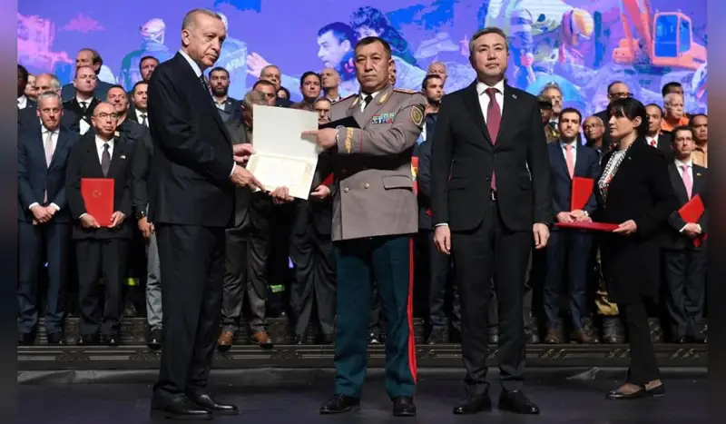 Түркия президенті қазақстандық құтқарушыларды көмегі үшін марапаттады