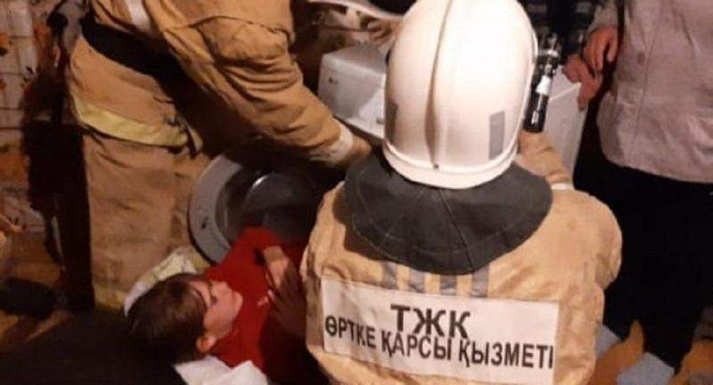 Өскеменде 10 жасар қыз кір жуғыш машинаға кептеліп қалды
