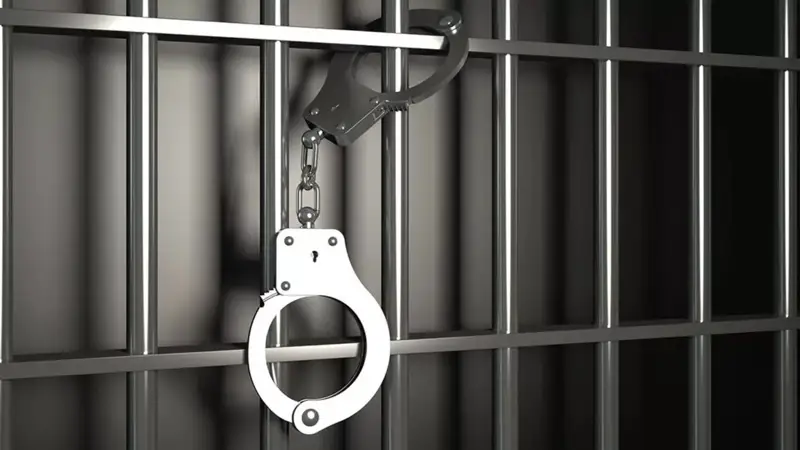 Әкімдіктің экс-қызметкері ажырасқысы келген әйеліне 40 рет пышақ сілтеген