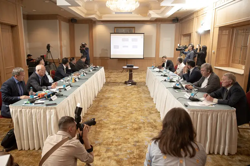 АЭС-тің жыры: Ресей тізеге басып отырған жоқ па? 