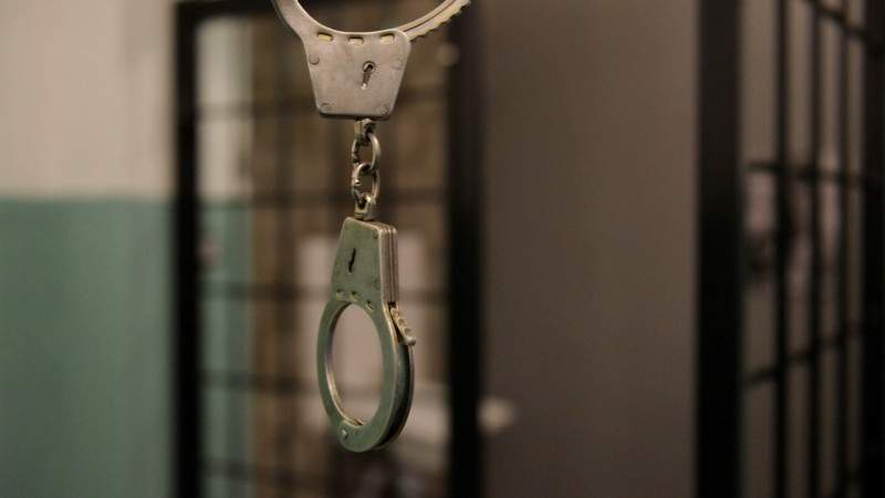 Қаржы мониторингі өз қызметкерінің қару және есірткімен ұсталғаны туралы ақпаратты теріске шығарды