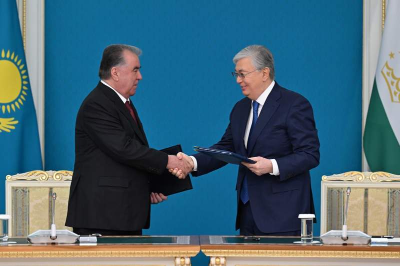Қазақстан мен Тәжікстан Президенттері 9 құжатқа қол қойды