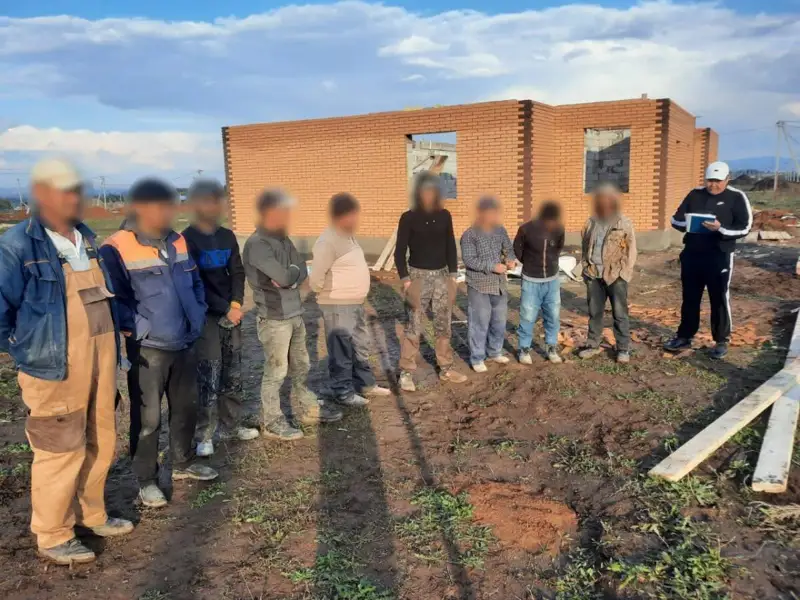 Шетелдік азаматтарды рұқсат құжаттарынсыз жұмысқа қабылдағандар жауапқа тартылды  