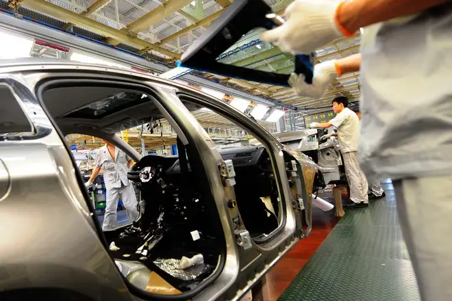 Жапон автоконцерндері зауыттарын тоқтатуда 