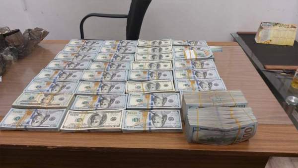 Елден 400 мың АҚШ долларынан астам ақша алып шықпақ болғандар ұсталды