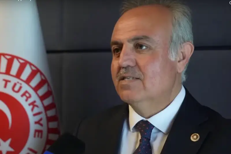 Ұшақта қазақстандық сәбиді құтқарған Түркия дәрігері марапатталды 