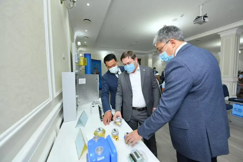 Шымкент әкімі отандық электр энергия құралдарының таныстырылымына қатысты