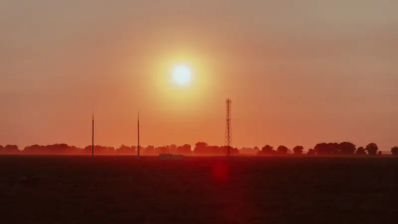 Елімізде аптап ыстық болып, найзағай ойнап, бұршақ жауады 