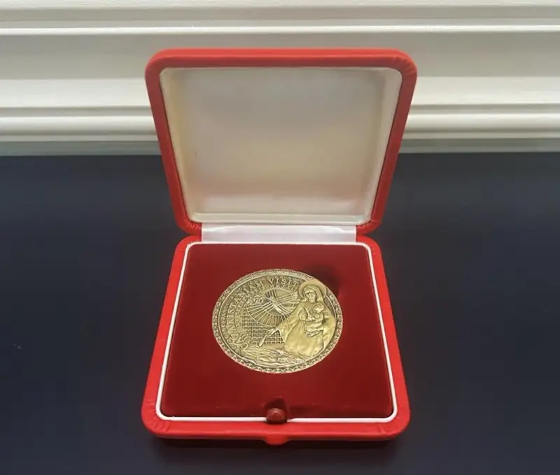 Димаш Құдайберген Рим Папасының қолынан ерекше марапат алды