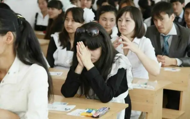 Жоғары сынып оқушылары ІІІ тоқсанда мектепке бара ма? 