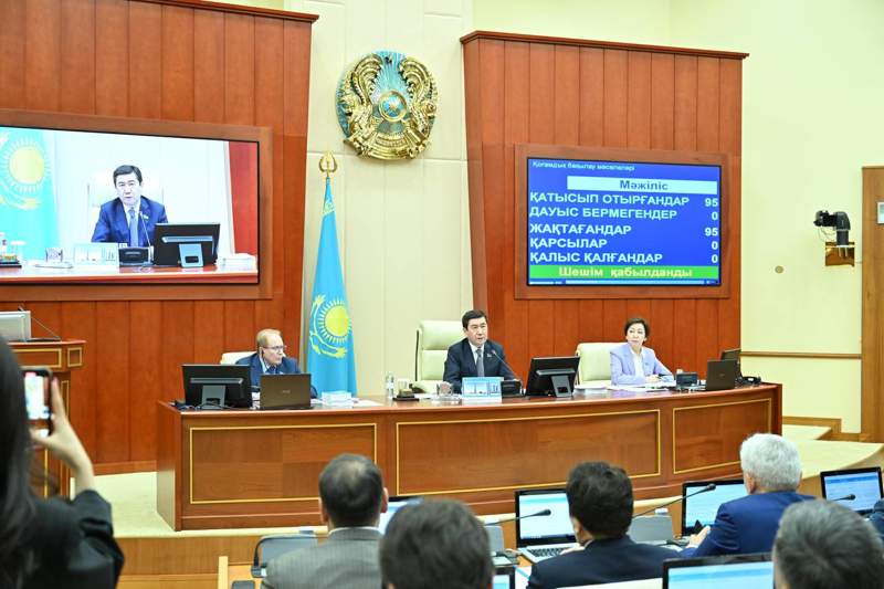 Мәжіліс қоғамдық бақылау туралы заңды қабылдады