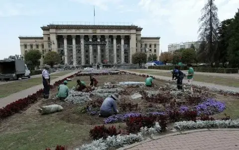 Gakku Дауысы: Көрермендер гүлдерді таптап, 13 млн шығын келтірген