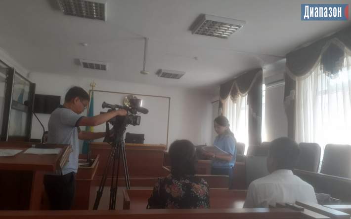 Ақтөбеде анасын өлтірген 16 жастағы оқушы қыз сотталды