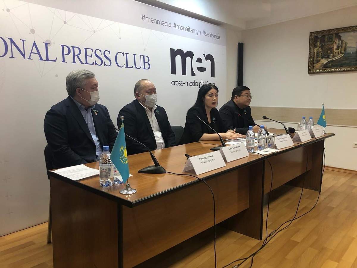 Айдос Сарым: Қазақстанда халифат құрылып кете жаздады
