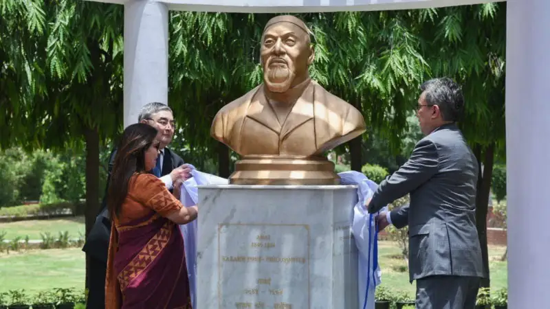 Үндістанда Абай ескерткіші ашылды