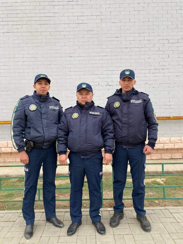 Ақтөбелік полицейлер өрттен үш адамды аман алып қалды
