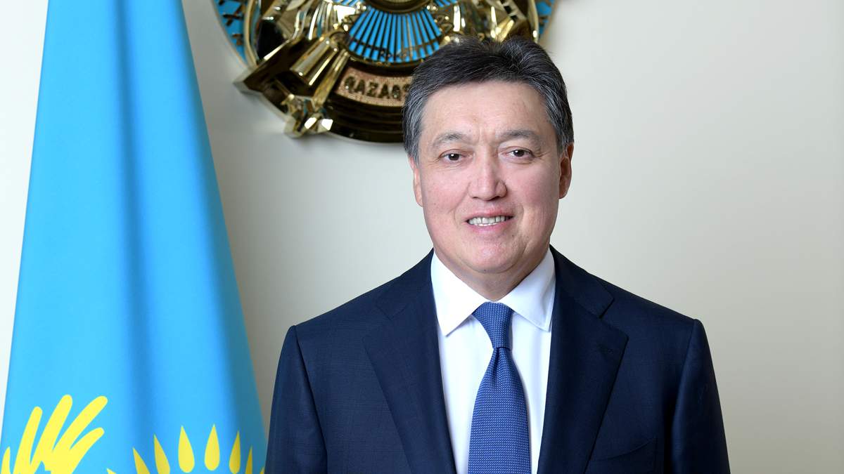 Мамин мемлекеттік қызметкерлерді кәсіби мерекесімен құттықтады