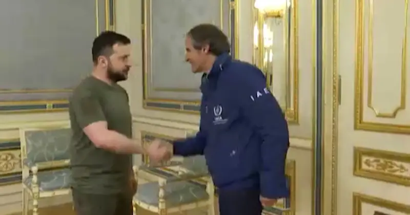 Зеленский МАГАТЭ басшысымен кездесті