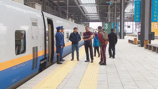 1 маусымнан бастап теміржол вокзалына кіруге билеті мен бетпердесі бар адамдарға ғана рұқсат 