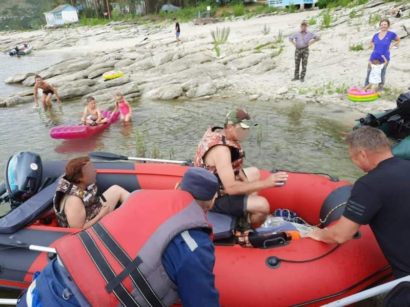 Шығыс Қазақстанда қайықпен адасып кеткен 2 адамға құтқарушылар көмекке келді