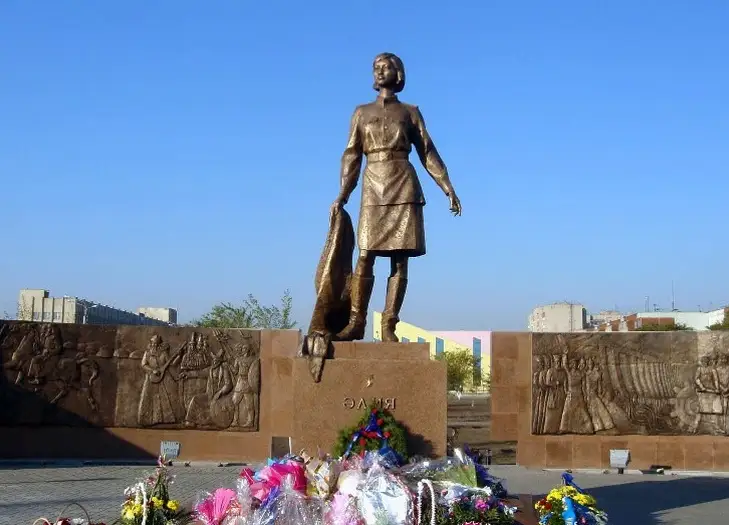 Мәскеуде Әлия Молдағұлованың құрметіне ескерткіш тақта орнатылды
