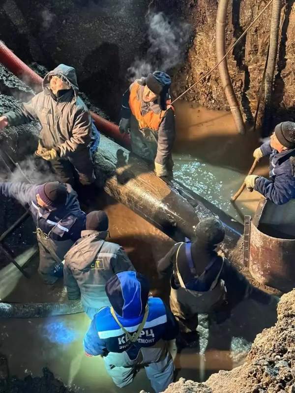Әкімдік: Екібастұзда жарылған су құбыры бүгін жөнделеді
