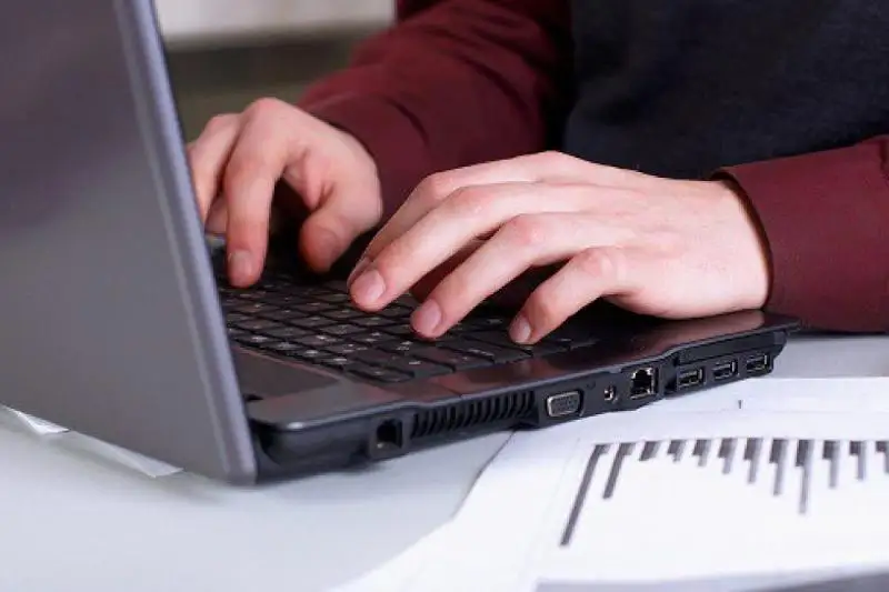 Оқушыларға планшетпен ноутбук әлі жеткізілмеген 