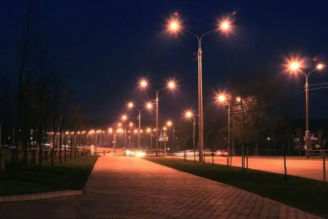 Шымкентте жыл соңына дейін 104 көше жарықтандырылады