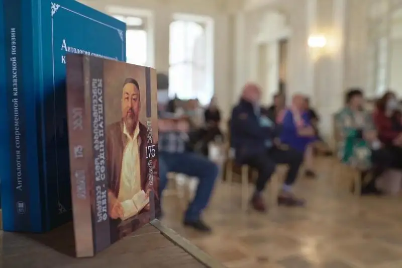 Абайдың кітабы грузин тілінде шықты