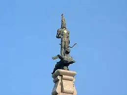 Алматыда Тәуелсіздік монументіне гүл шоғы қойылды